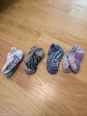Bombas No-Show Socks - Purple and Gray Animal Print